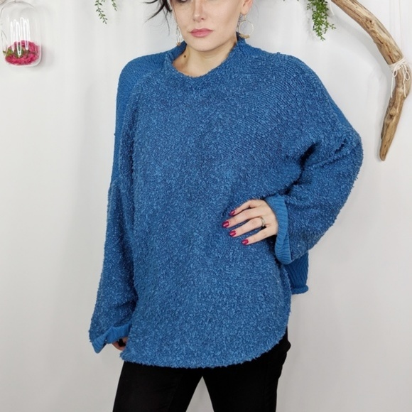 Free People Sweaters - FREE PEOPLE Cuddle Up oversized sweater blue 0994